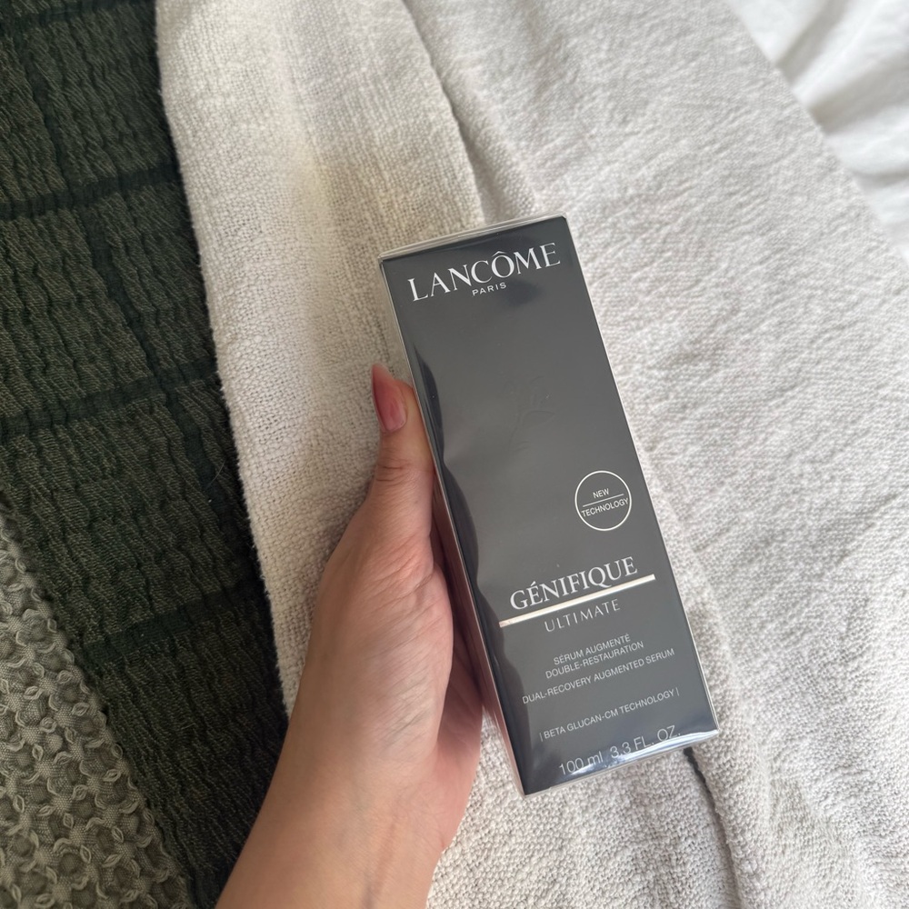 Lancome Génifique Ultimate Serum - Silver and White